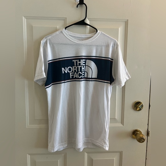 The North Face Men’s Size Medium T-shirt Chest Logo Navy Blue Red White - Picture 1 of 6